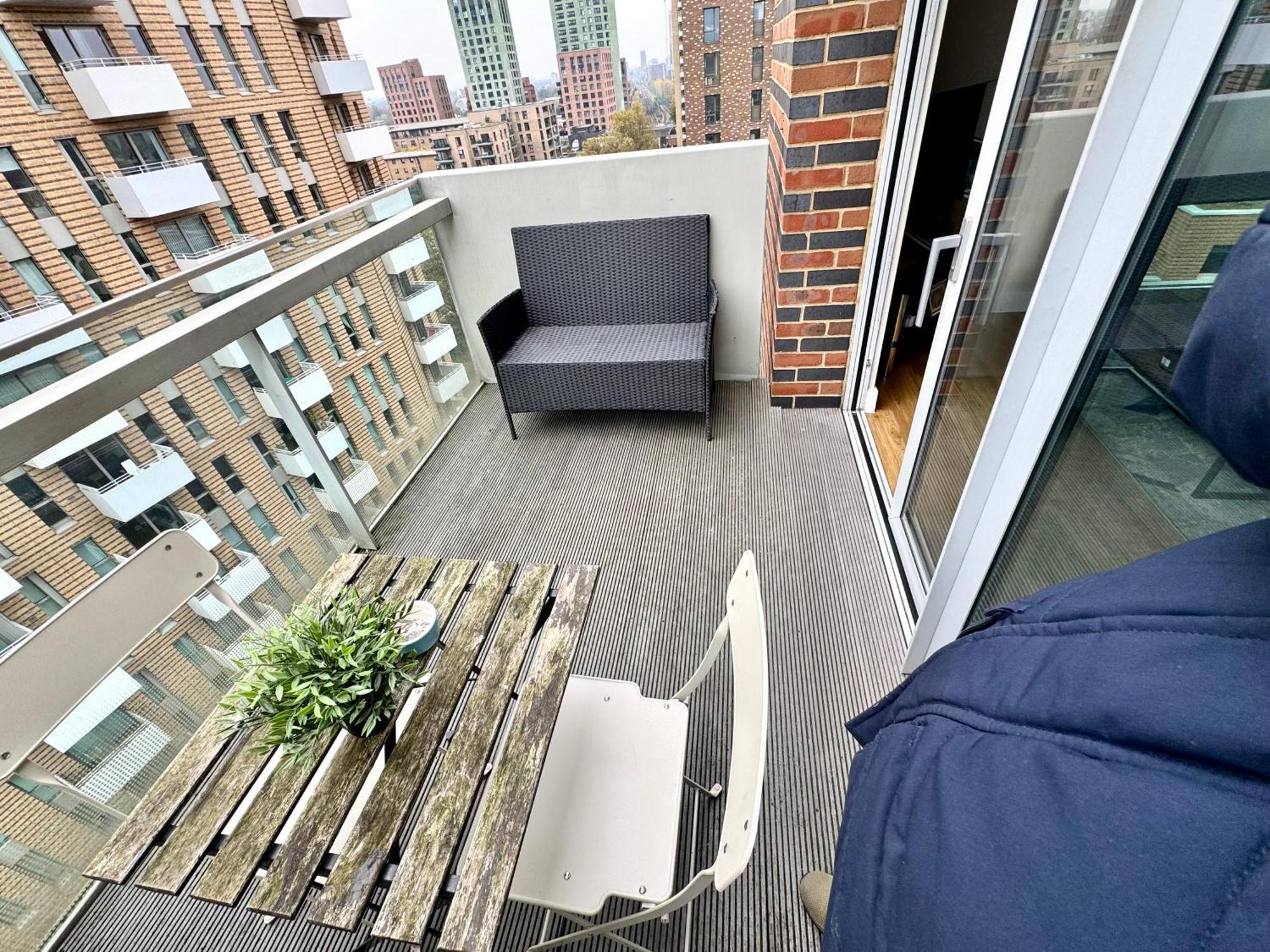 2 Bedrooms 2 Bath Modern Flat, Londdon View Balcony Londra