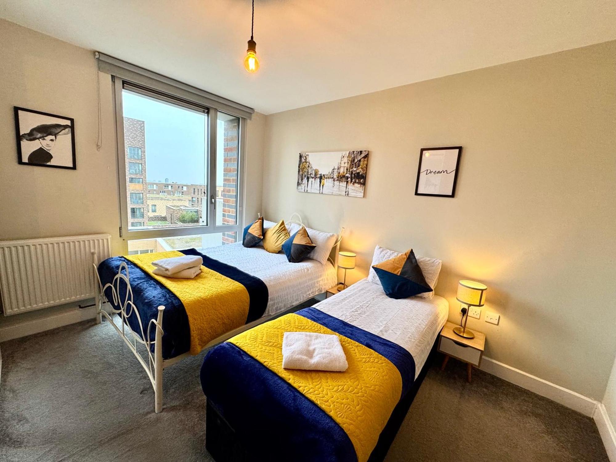 Appartamento 2 Bedrooms 2 Bath Modern Flat, Londdon View Balcony Londra