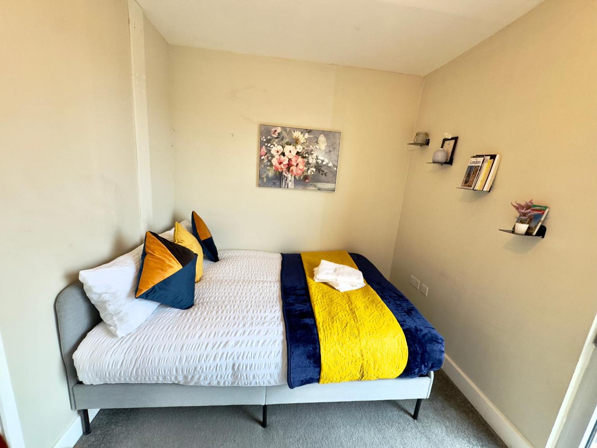 2 Bedrooms 2 Bath Modern Flat, Londdon View Balcony Appartamento *