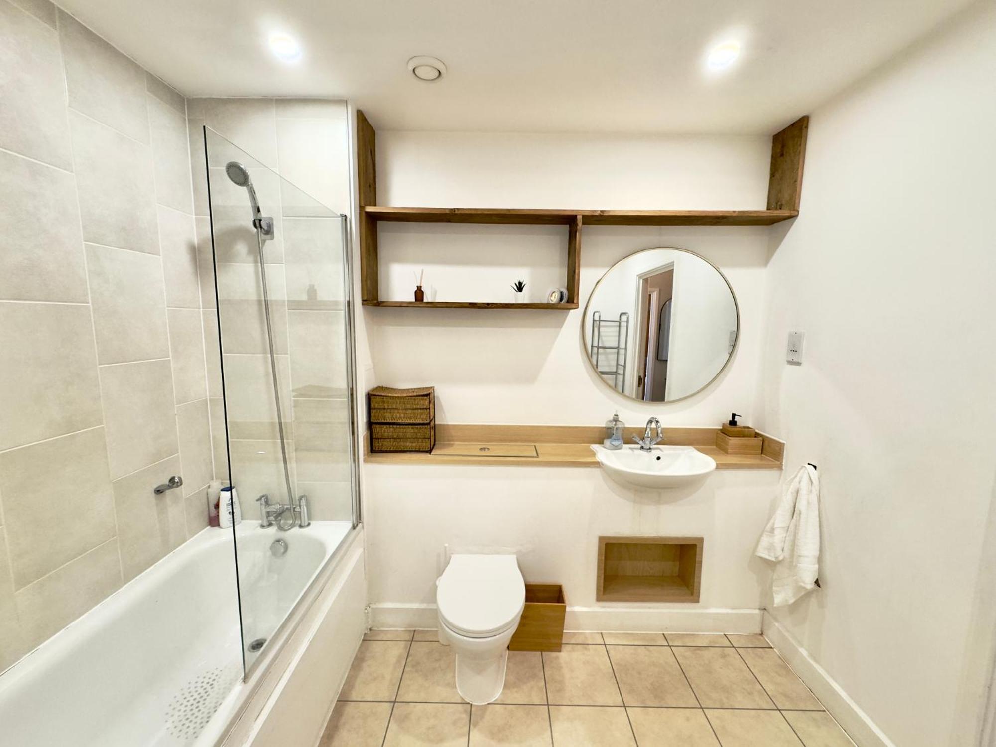 Appartamento 2 Bedrooms 2 Bath Modern Flat, Londdon View Balcony Londra