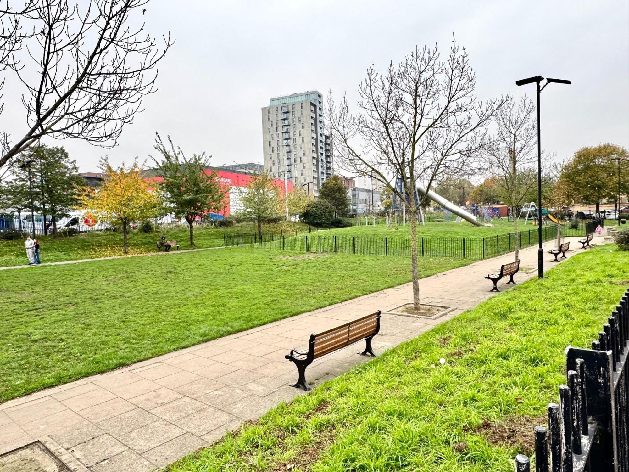 2 Bedrooms 2 Bath Modern Flat, Londdon View Balcony * Londra